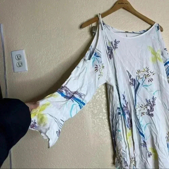 Free people white floral tunic top clear skies ivory cold shoulder flare… - Picture 5 of 12